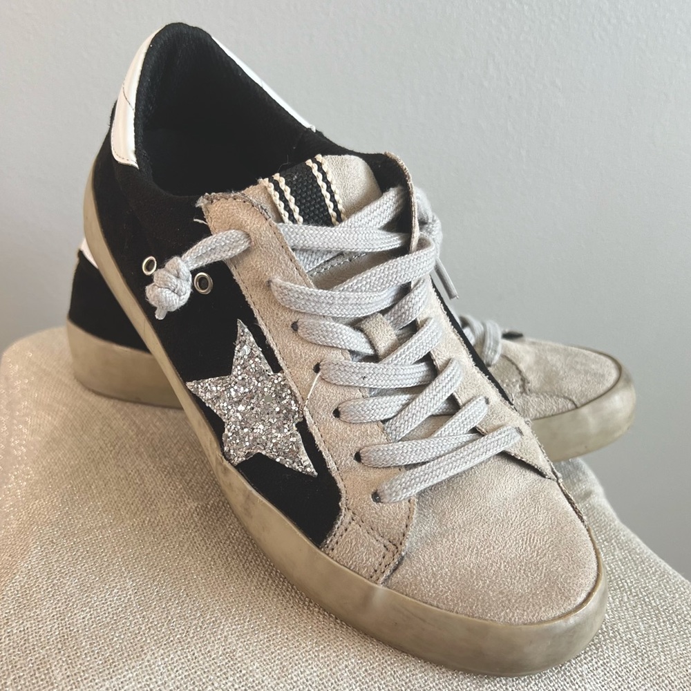 ShuShop Pamela LmtEd distressed Black Tan Suede Sneaker Glitter Star women 6 EUC